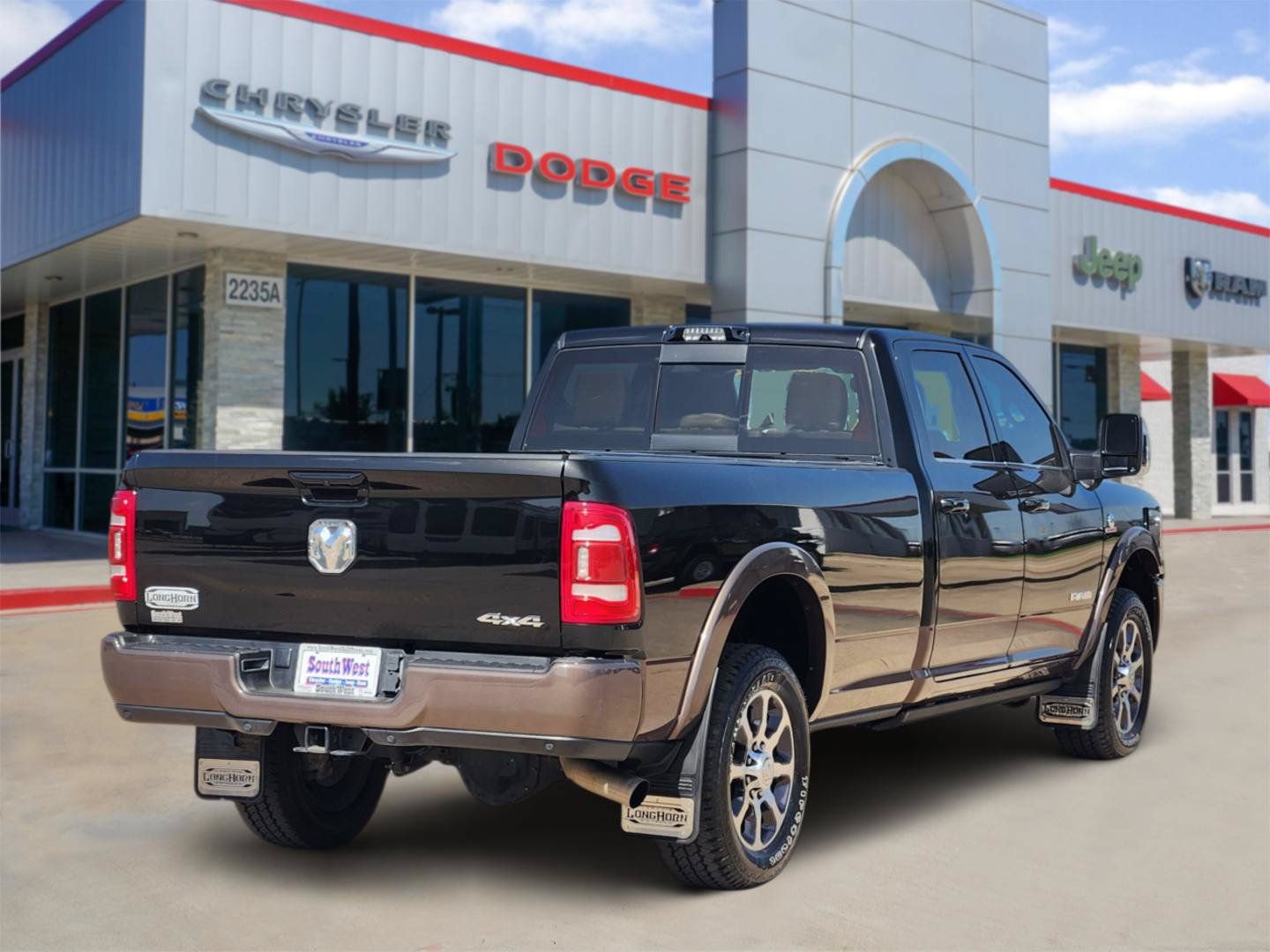 Used 2024 RAM 3500 Limited w/ Towing Technology Group AWD/4WD image 5