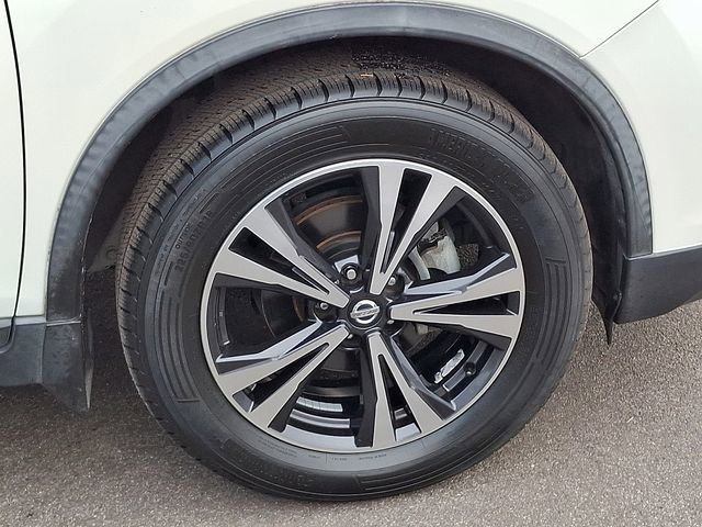 Used 2017 Nissan Rogue SL image 10