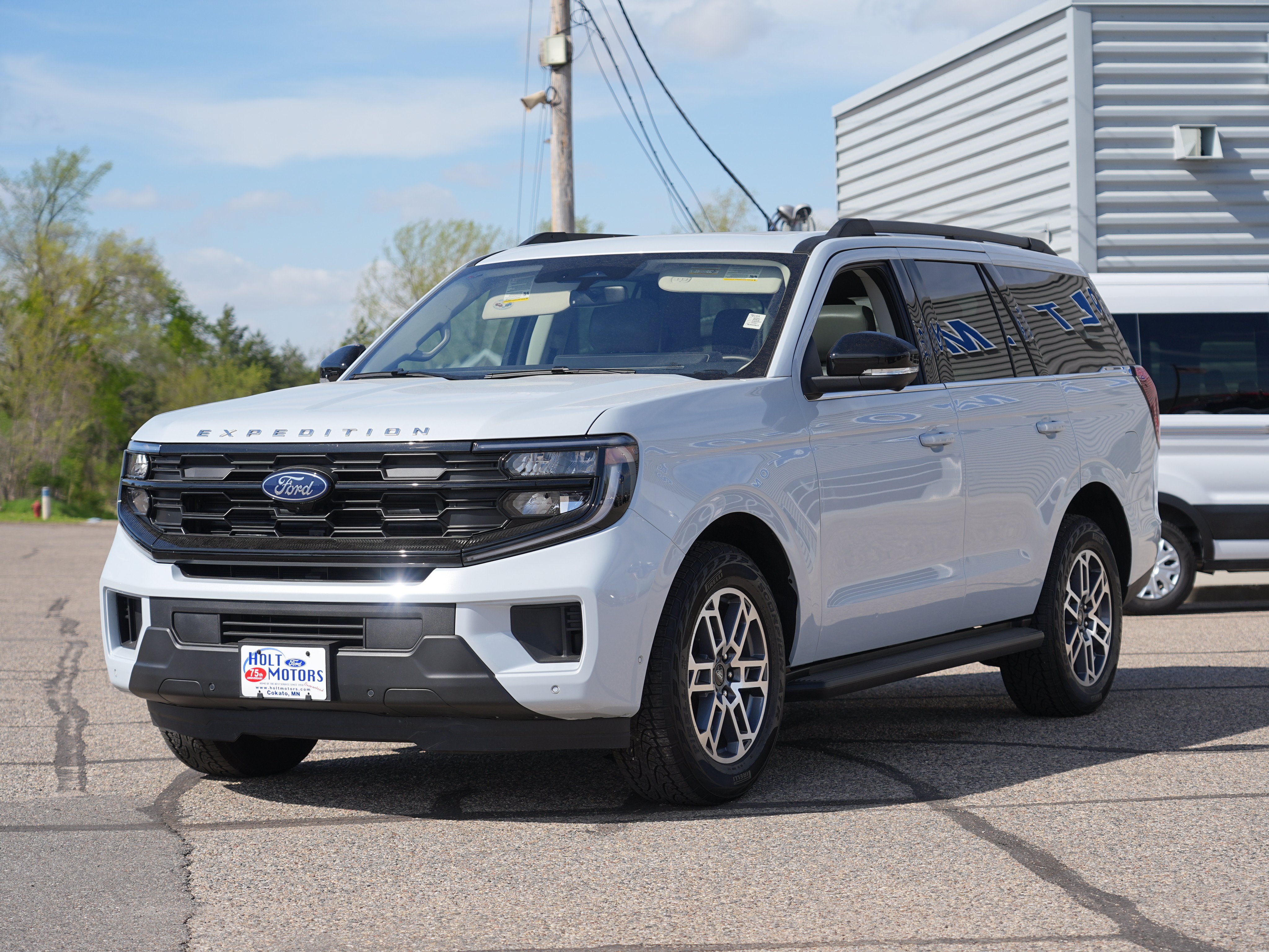 Used 2025 Ford Expedition Active AWD/4WD image 8