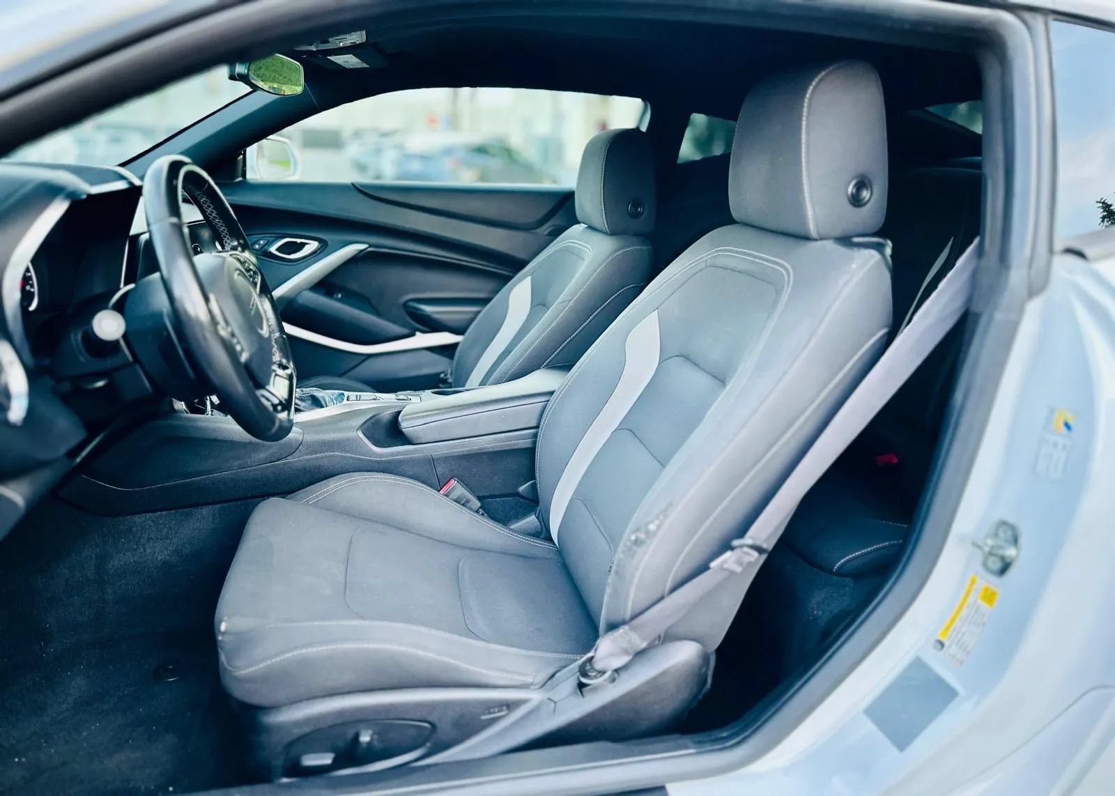 Used 2016 Chevrolet Camaro LT RWD image 7