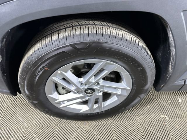 Certified 2025 Hyundai Tucson SE image 38