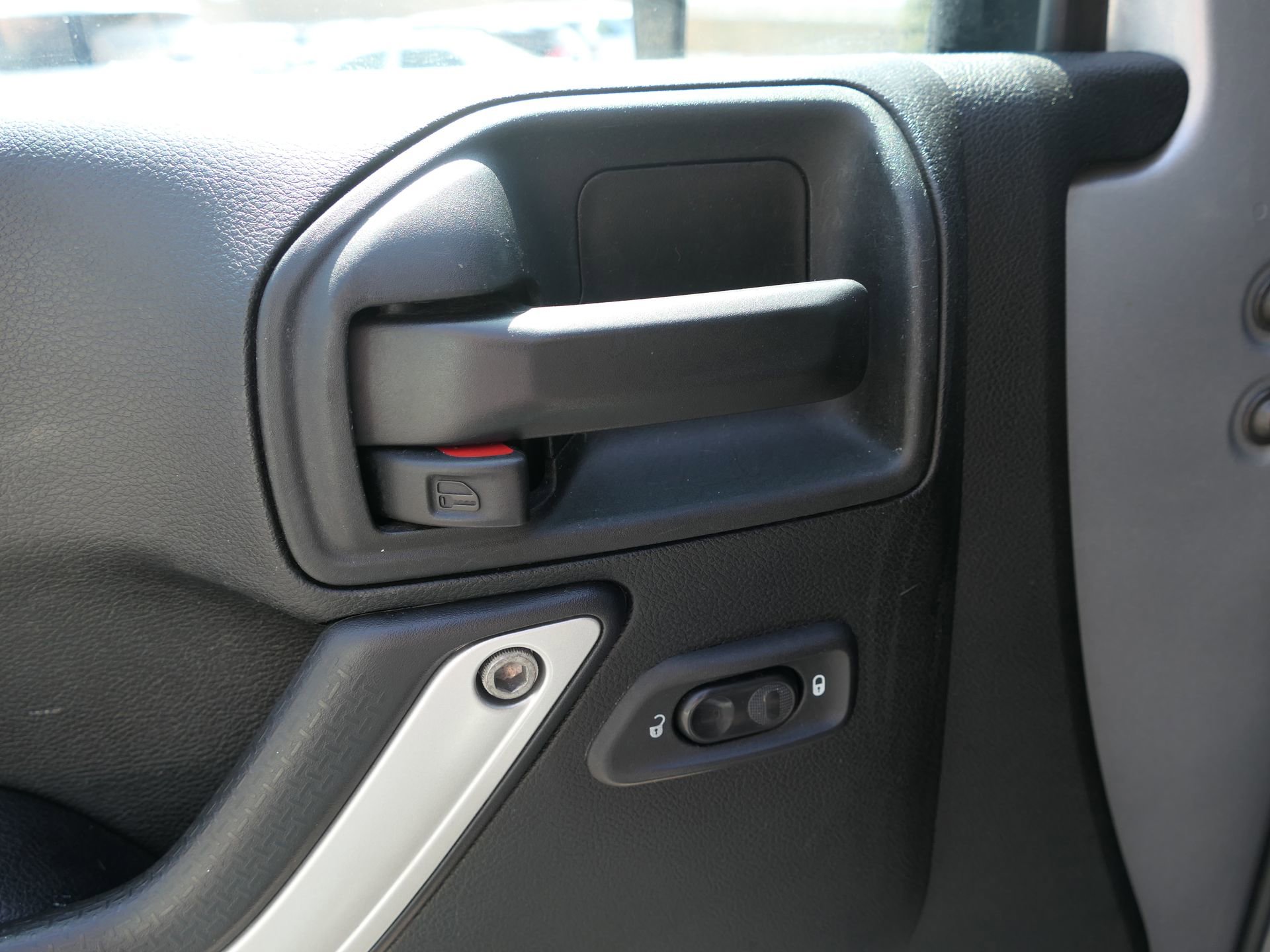Used 2017 Jeep Wrangler Unlimited Sahara image 16