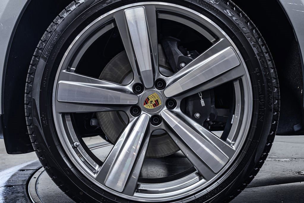 Certified 2025 Porsche Macan image 25