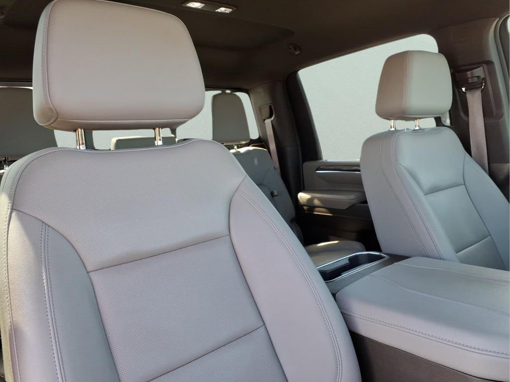 Used 2024 Chevrolet Silverado 2500 LTZ w/ LTZ Convenience Package image 16