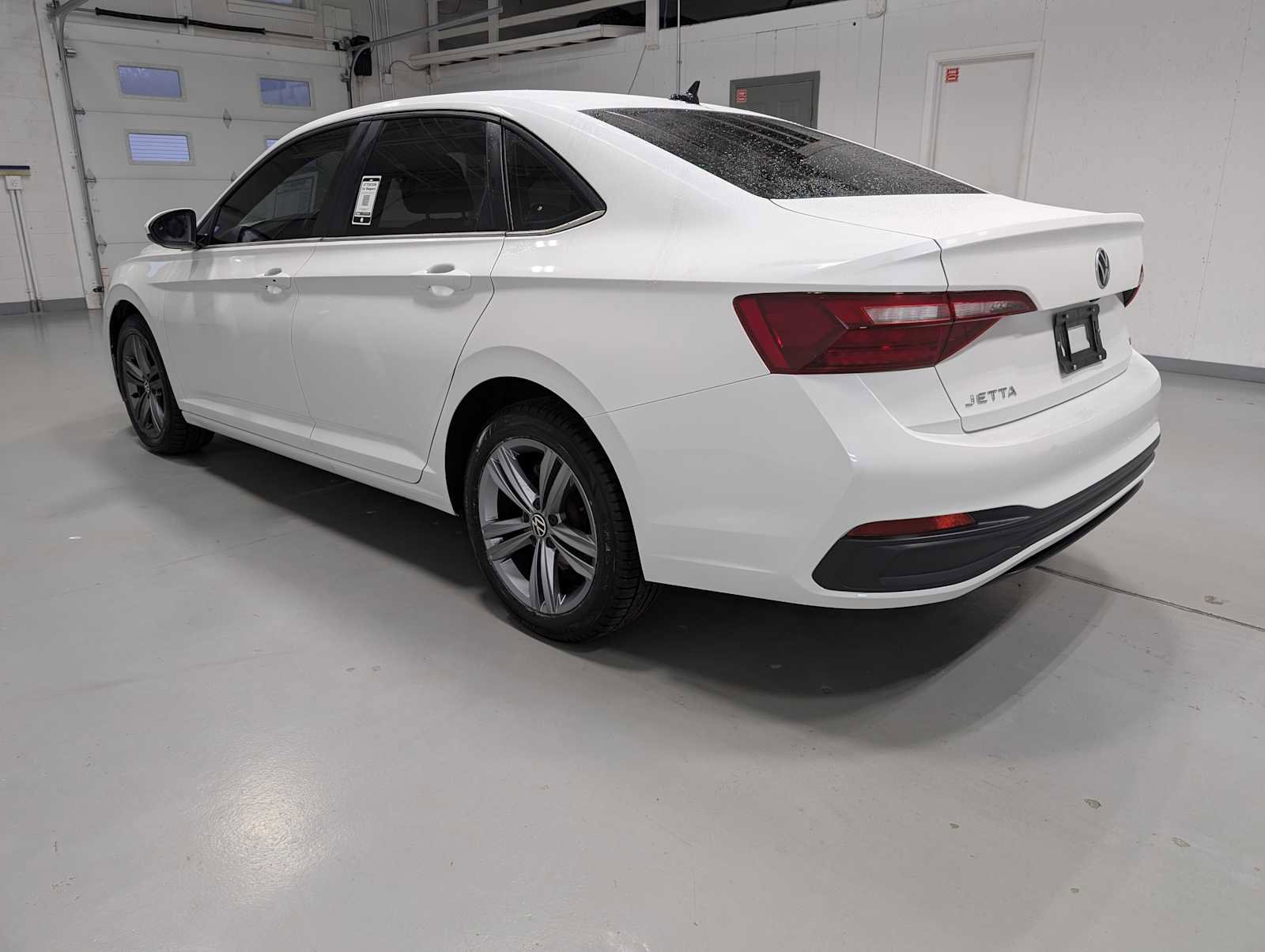 Used 2024 Volkswagen Jetta SE image 10