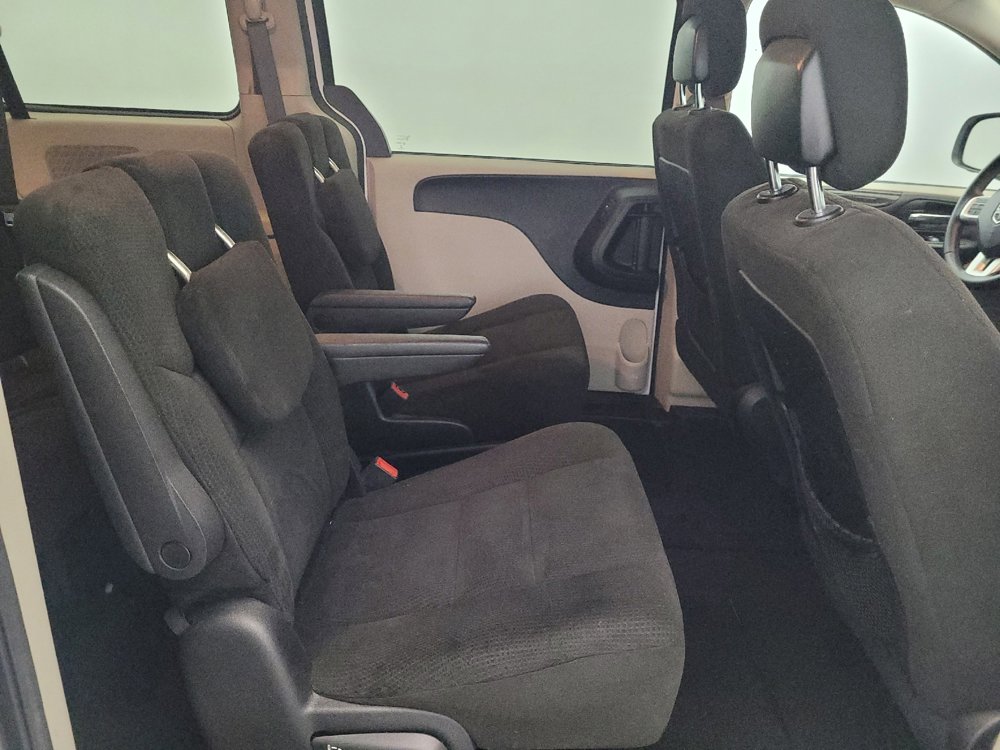 Used 2015 Dodge Grand Caravan SXT w/ Rear Park Assist Package FWD image 19