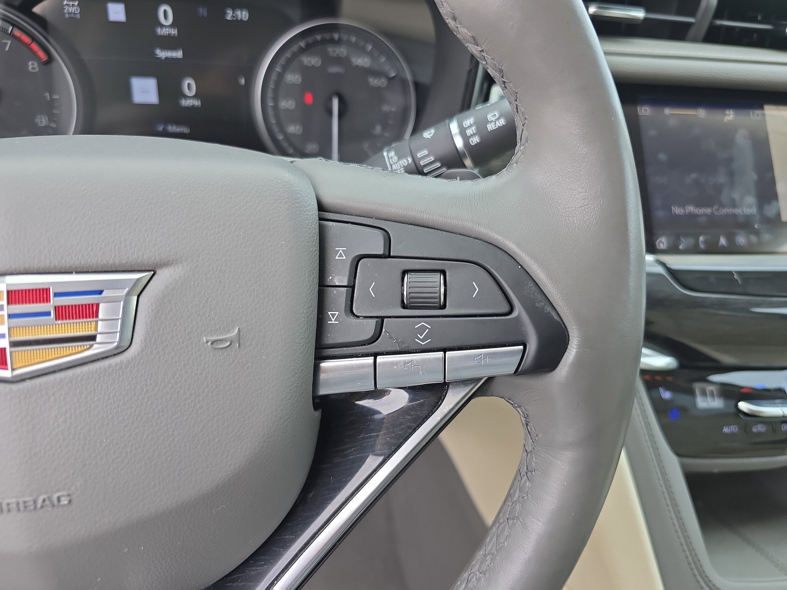 Used 2020 Cadillac XT6 Premium Luxury image 32