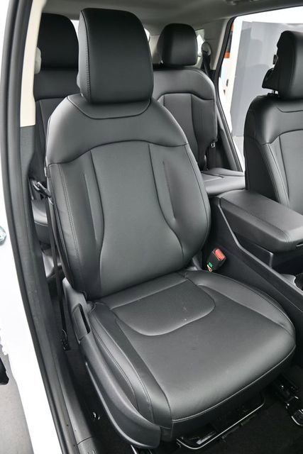 Used 2025 Kia Sportage EX w/ Premium Package FWD image 15