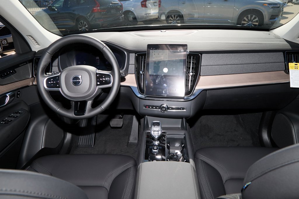New 2026 Volvo XC90 B6 Plus w/ Protection Package Premier image 32
