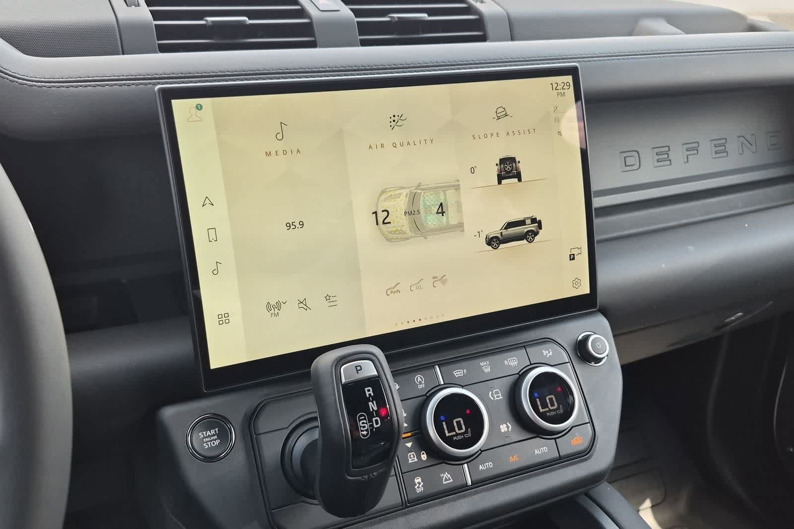 New 2026 Land Rover Defender 110 X-Dynamic SE AWD/4WD image 28