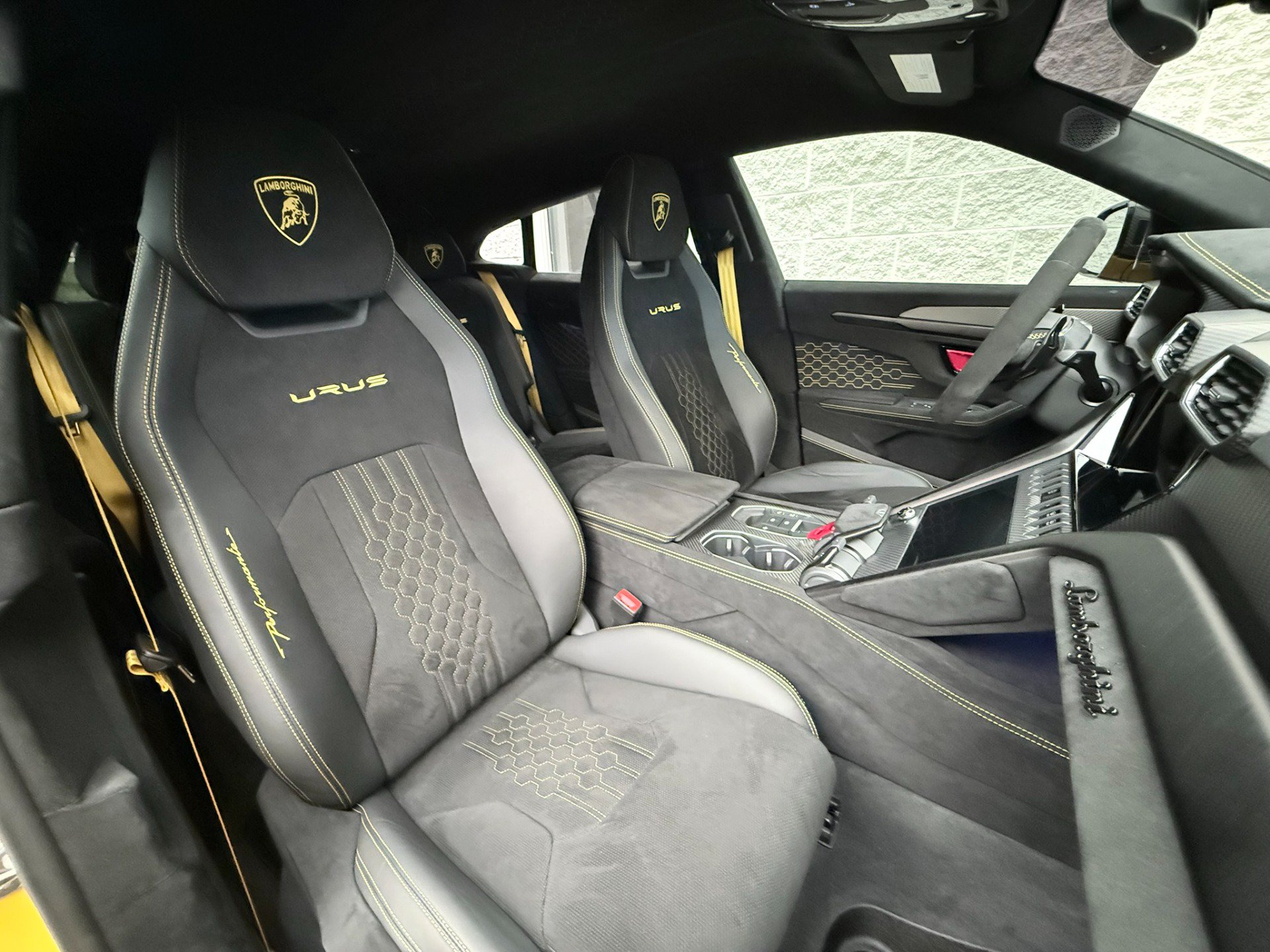 Used 2023 Lamborghini Urus Performante AWD/4WD image 48