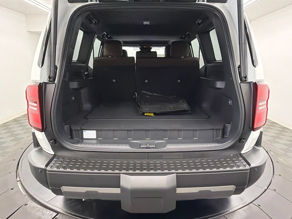 Used 2027 Toyota Land Cruiser AWD/4WD image 15
