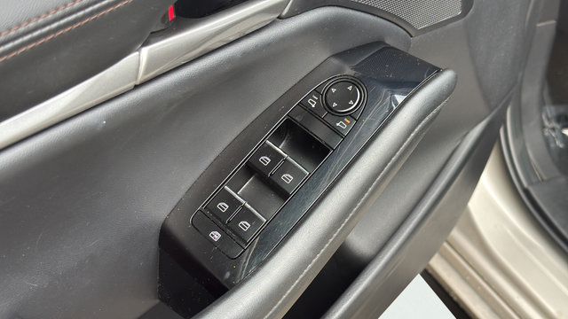 Used 2024 MAZDA MAZDA3 s FWD image 12