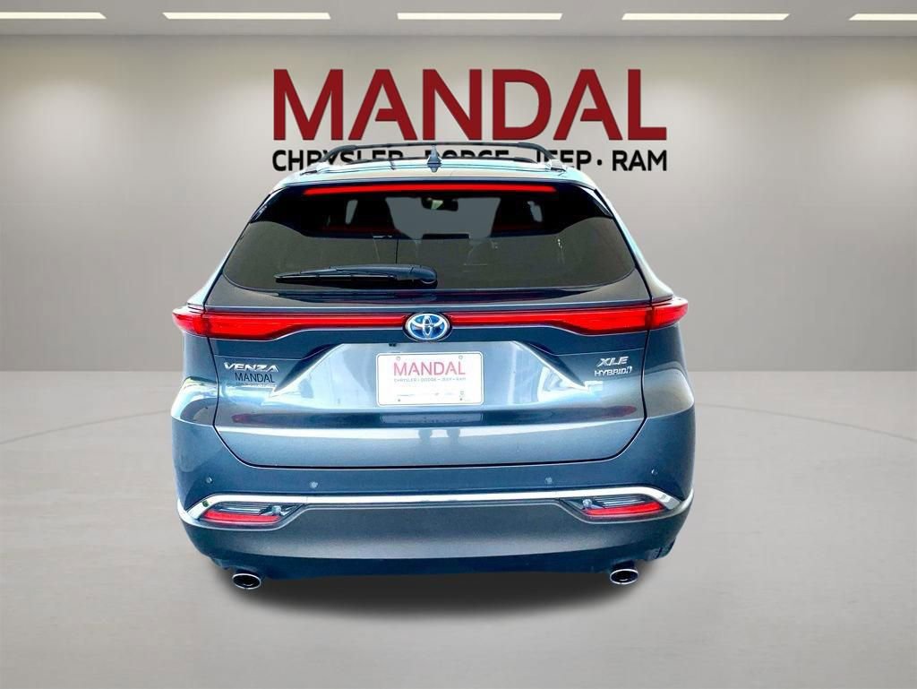 Used 2022 Toyota Venza XLE AWD/4WD image 6