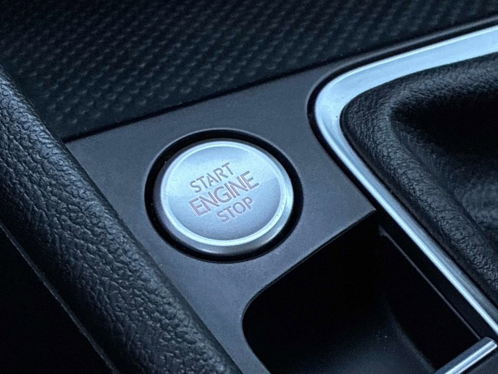 Used 2024 Volkswagen Jetta SE image 27