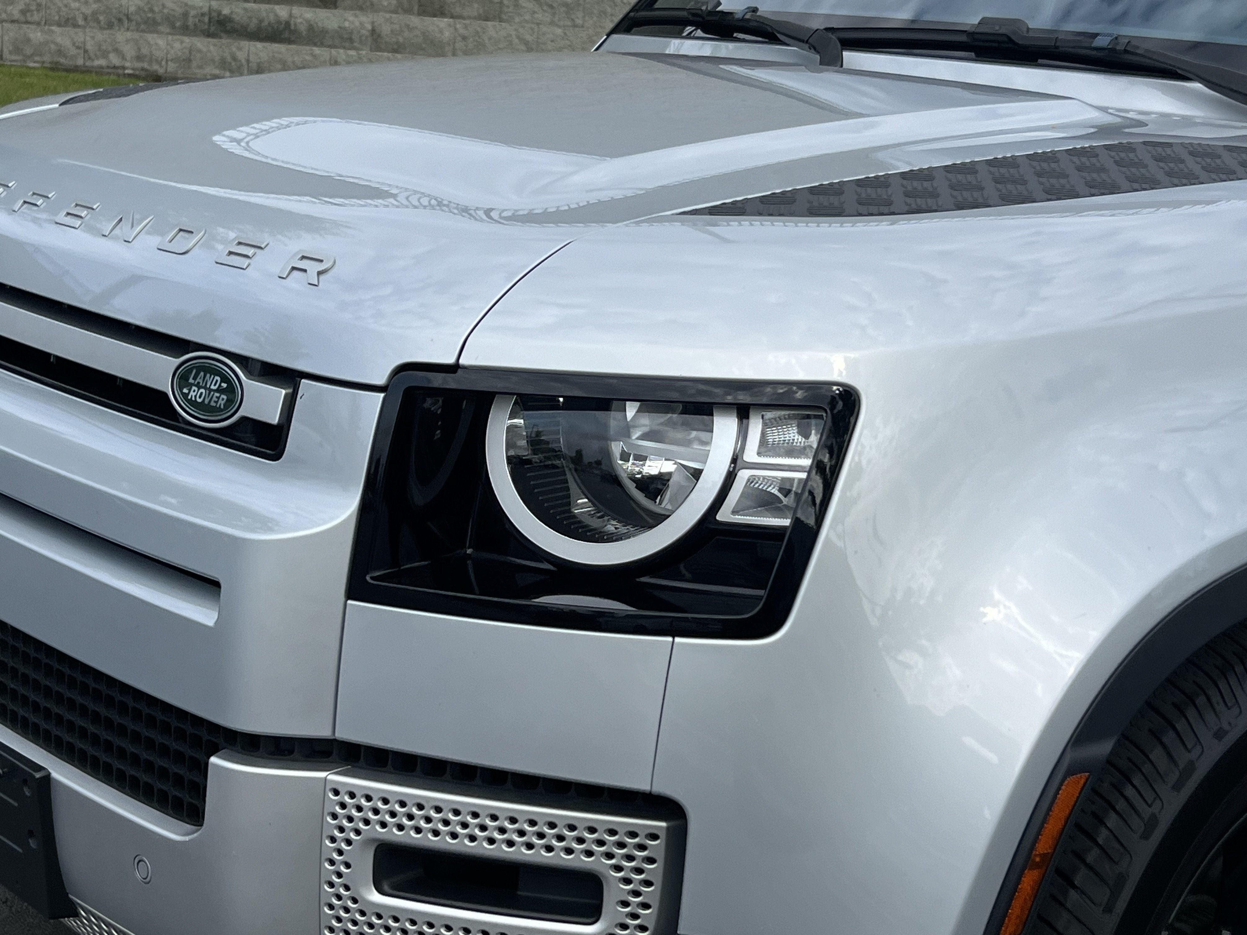 Certified 2022 Land Rover Defender 90 S AWD/4WD image 12