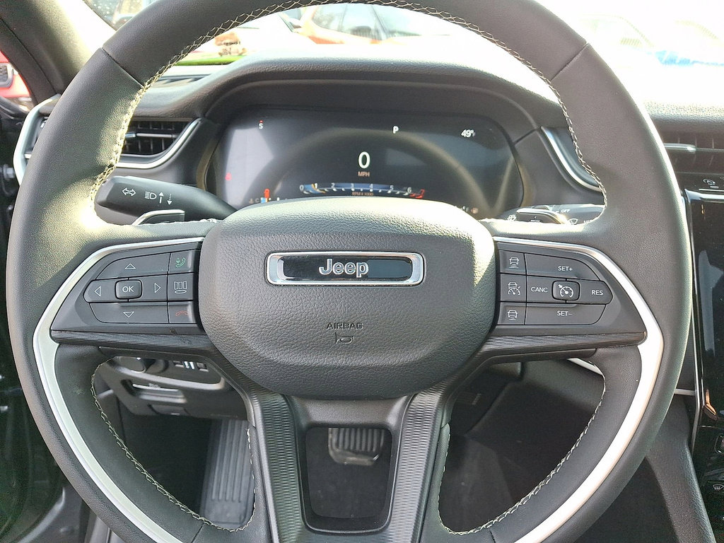 Certified 2024 Jeep Grand Cherokee L Laredo image 16