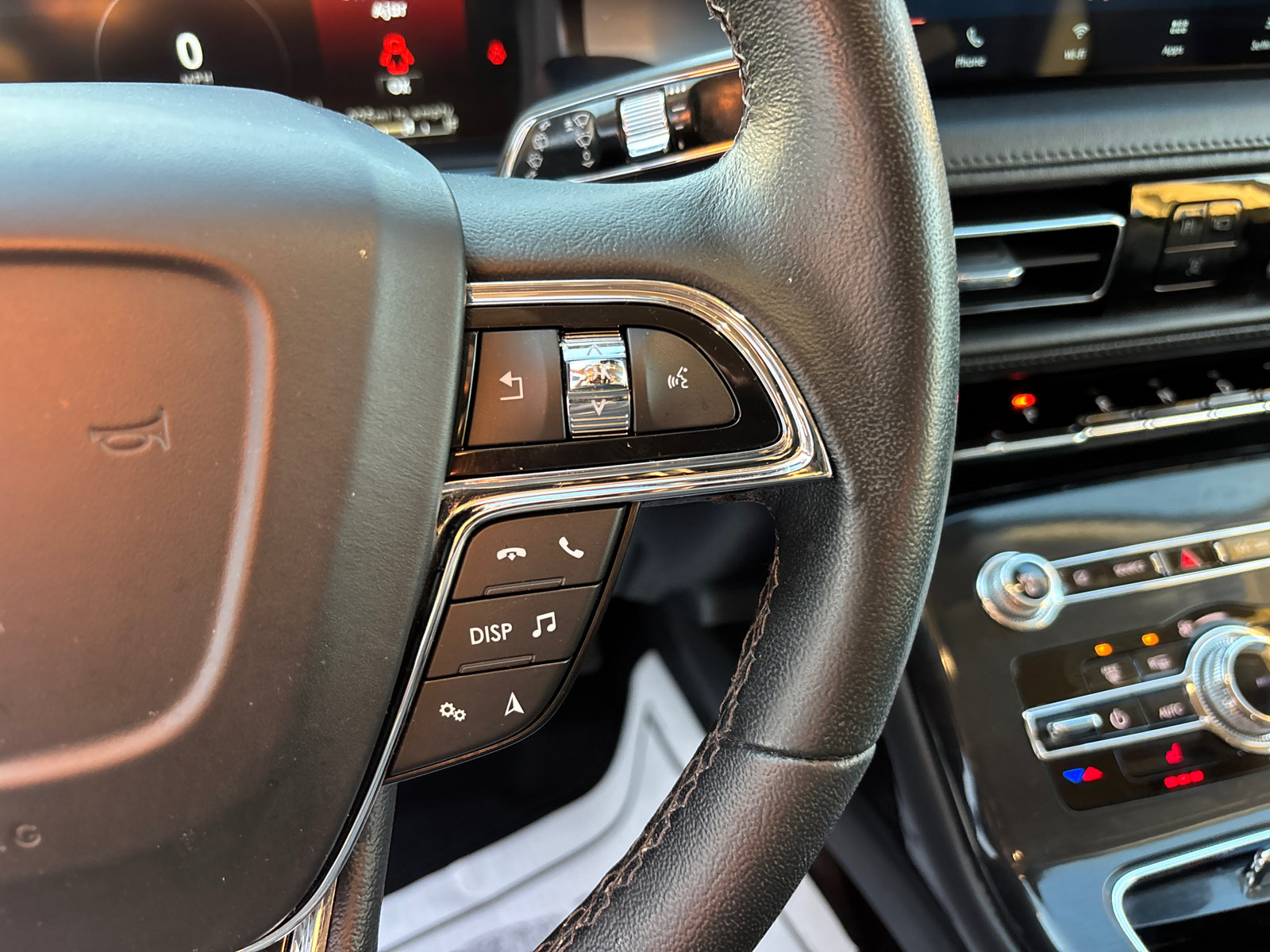 Used 2023 Lincoln Nautilus FWD image 18