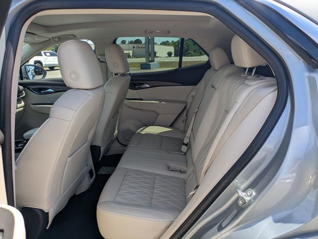 Used 2023 Buick Envision Avenir image 16