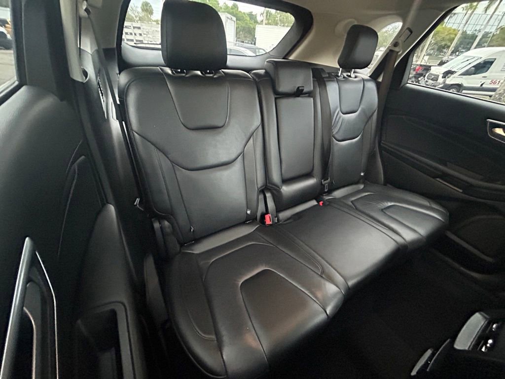Used 2022 Ford Edge Titanium image 30