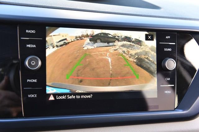 Certified 2022 Volkswagen Taos SE w/ Panoramic Sunroof Package image 12