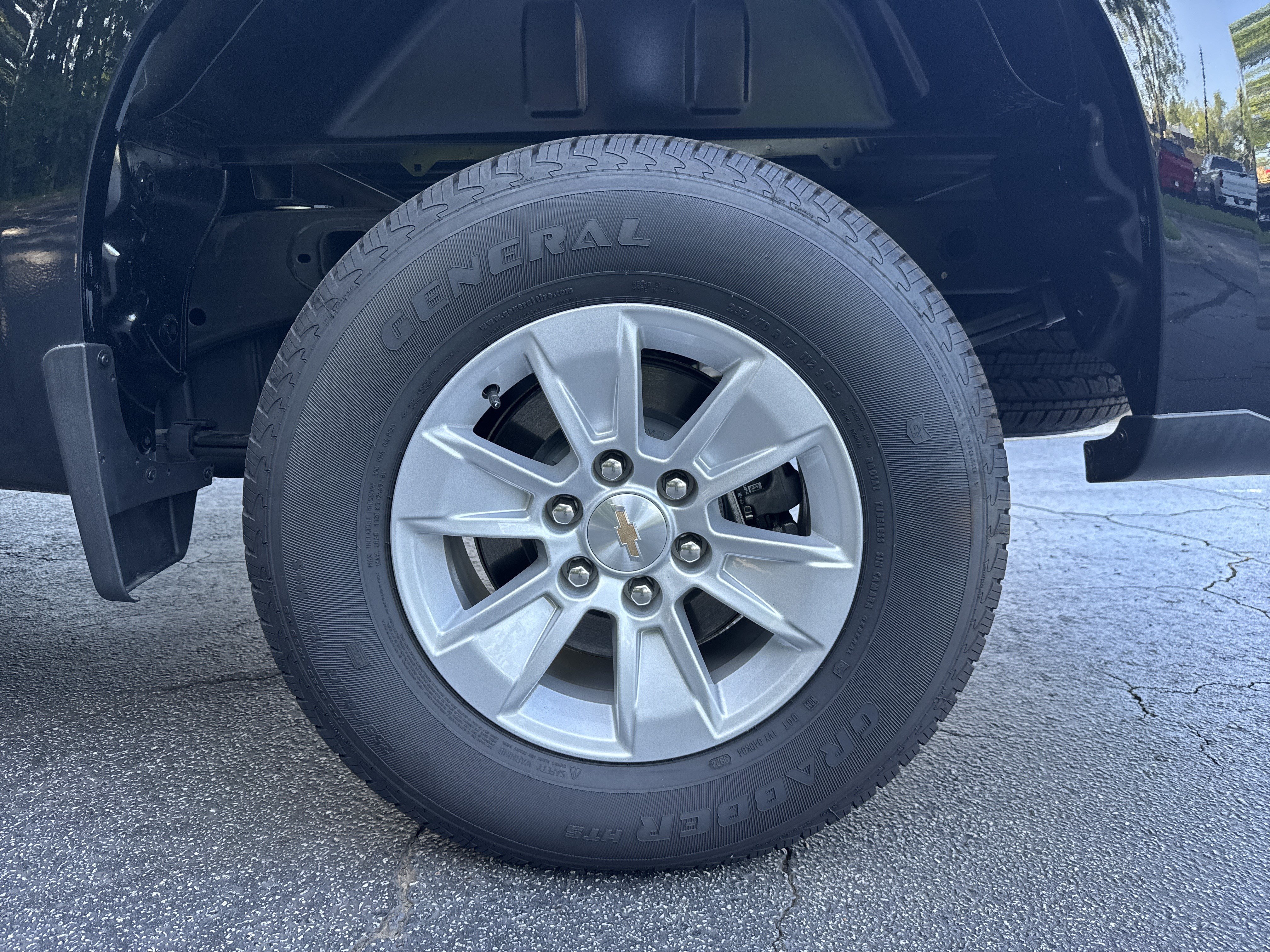 Certified 2025 Chevrolet Silverado 1500 W/T w/ WT Value Package AWD/4WD image 17