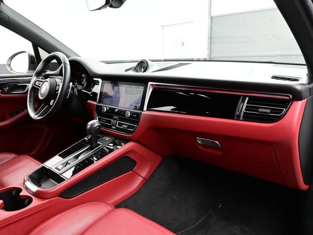 Certified 2023 Porsche Macan Turbo image 19
