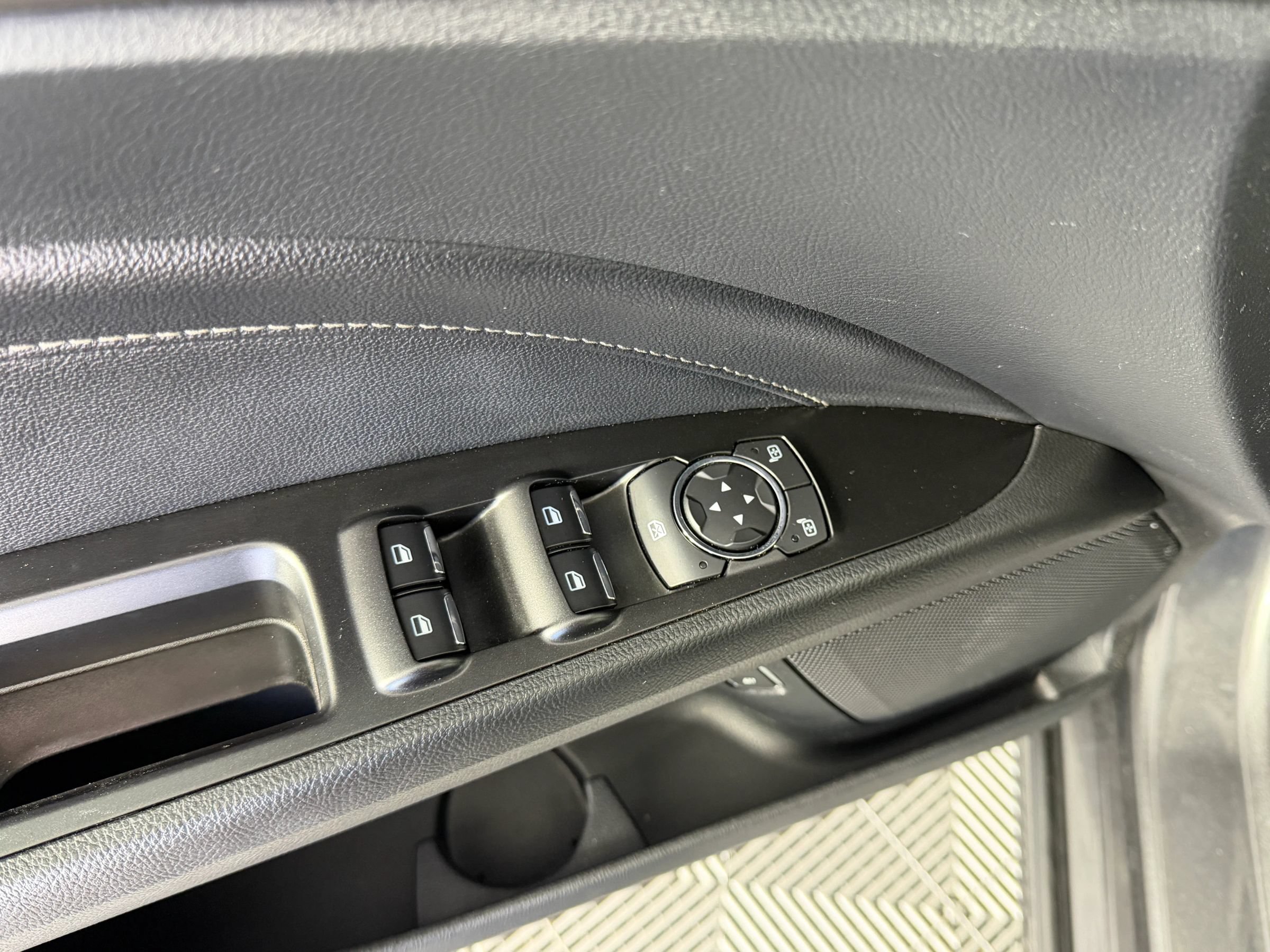 Used 2019 Ford Fusion Titanium FWD image 33
