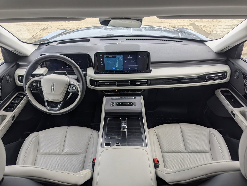 Used 2025 Lincoln Aviator AWD w/ Equipment Group 101A image 27