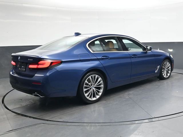 Used 2022 BMW 540i xDrive w/ Premium Package image 4