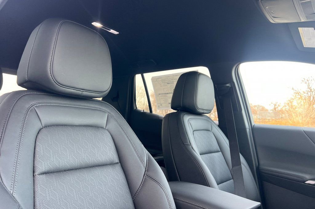 New 2026 Chevrolet Equinox LT w/ Convenience Package II image 14