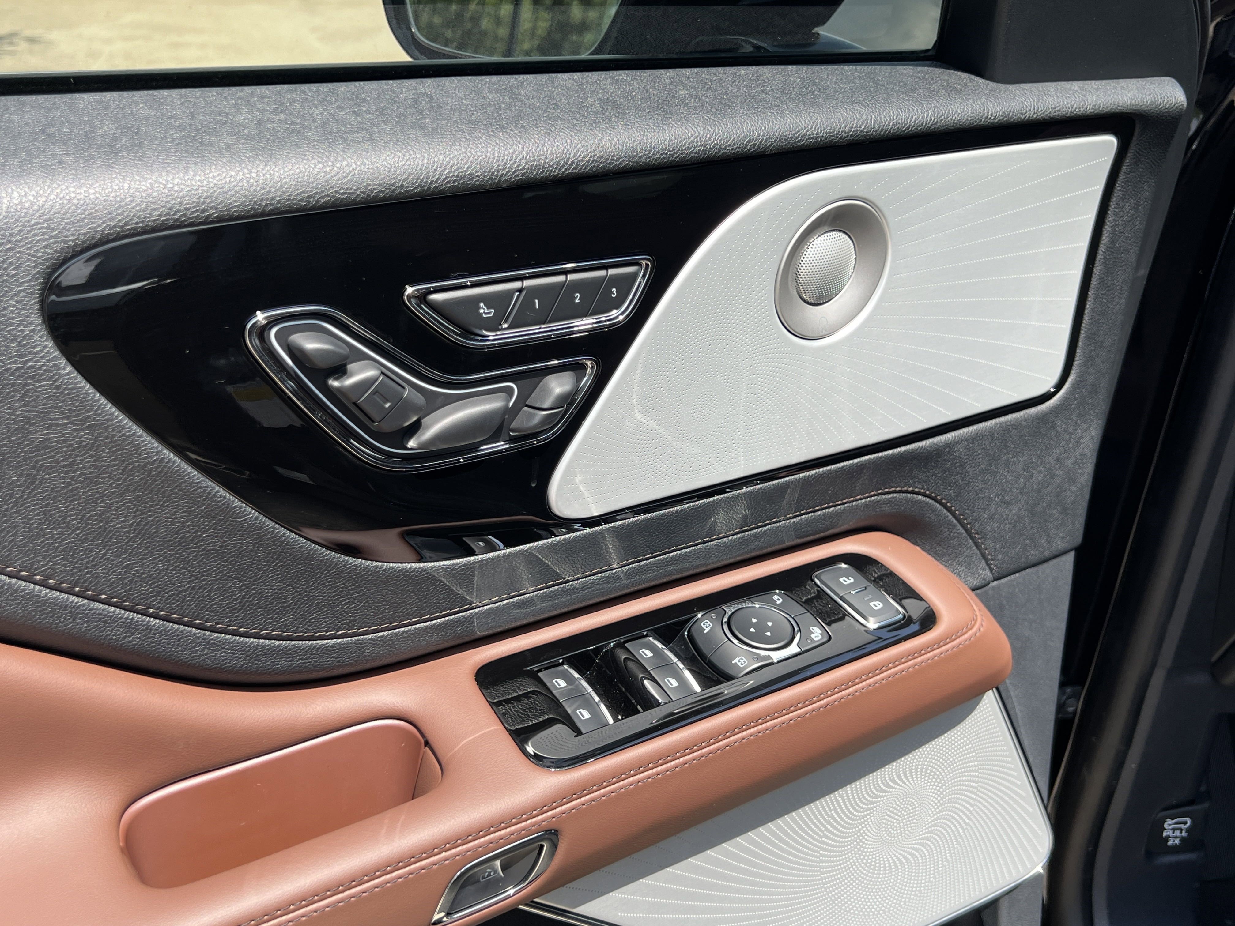 New 2025 Lincoln Aviator Reserve w/ Equipment Group 201A image 25