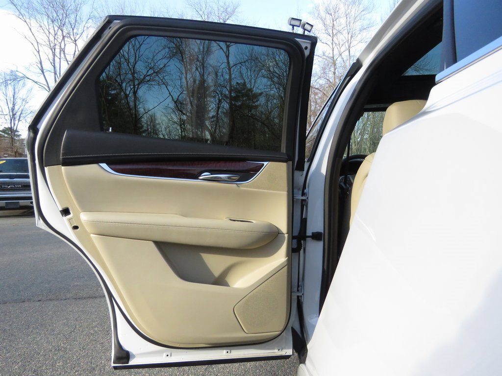 Used 2017 Cadillac XT5 Premium Luxury image 20