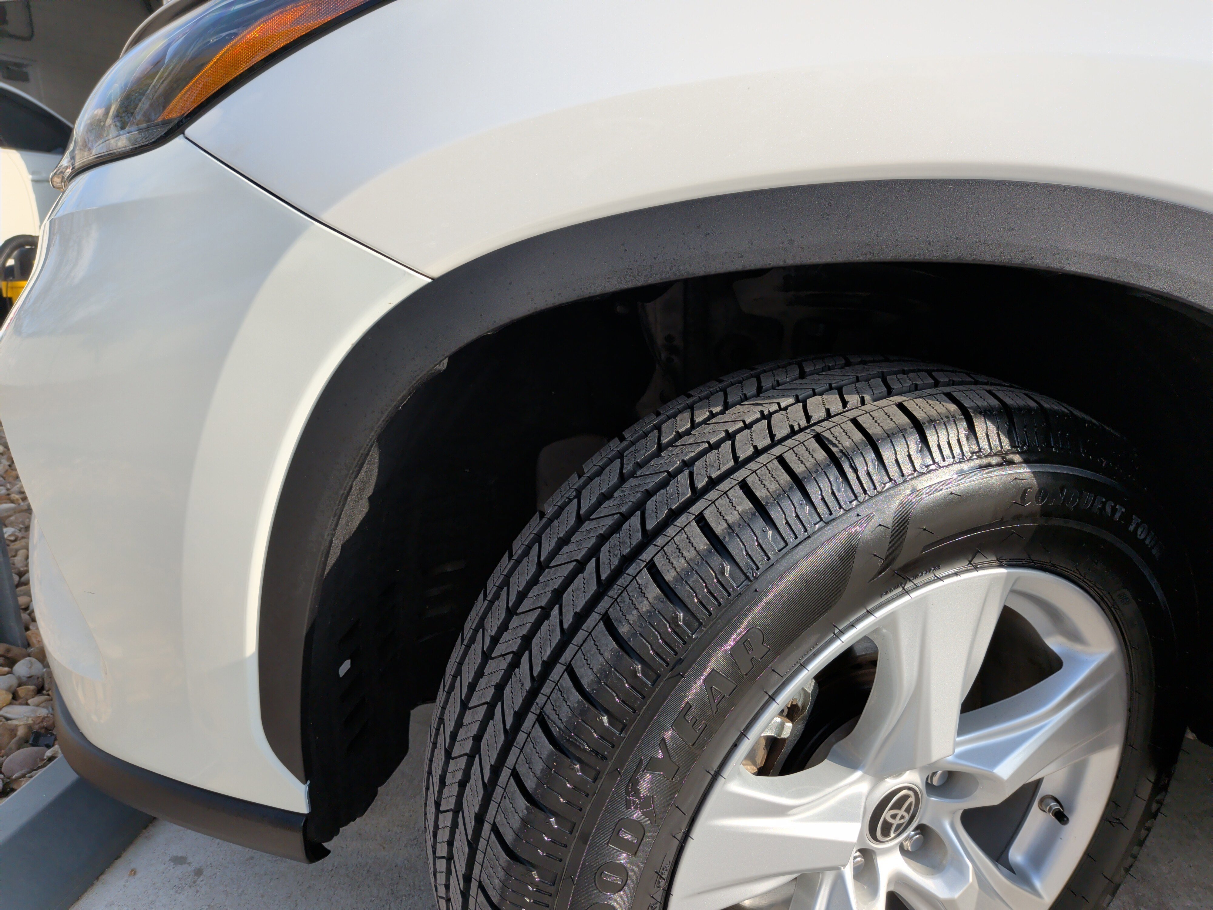 Used 2021 Toyota Highlander LE image 7