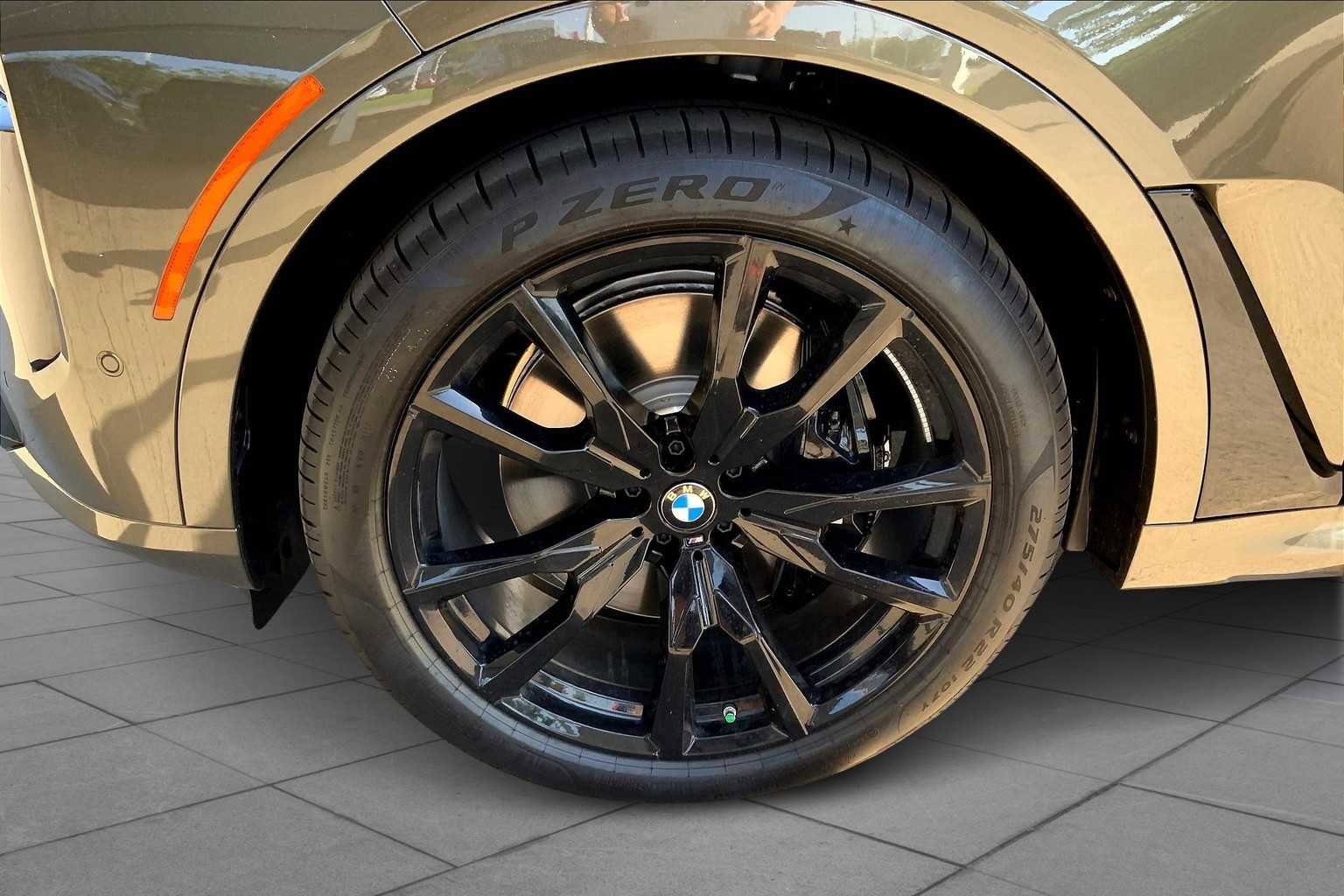 New 2026 BMW X7 M60i image 12