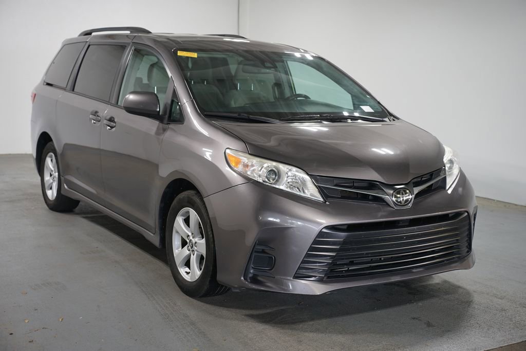 Used 2020 Toyota Sienna LE FWD image 3