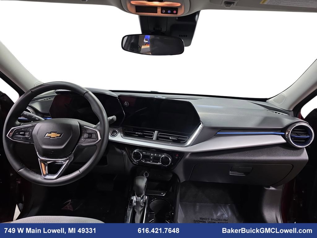 Used 2025 Chevrolet Trax LT w/ LT Convenience Package image 9