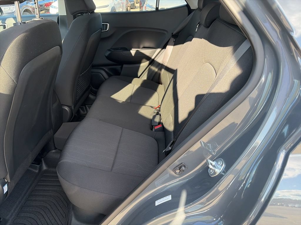 Certified 2025 Hyundai Venue SE FWD image 11