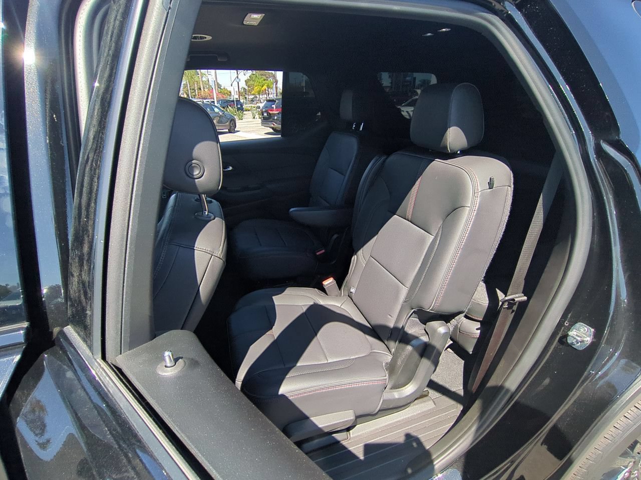 Used 2023 Chevrolet Traverse RS w/ LPO, Cargo Package FWD image 25