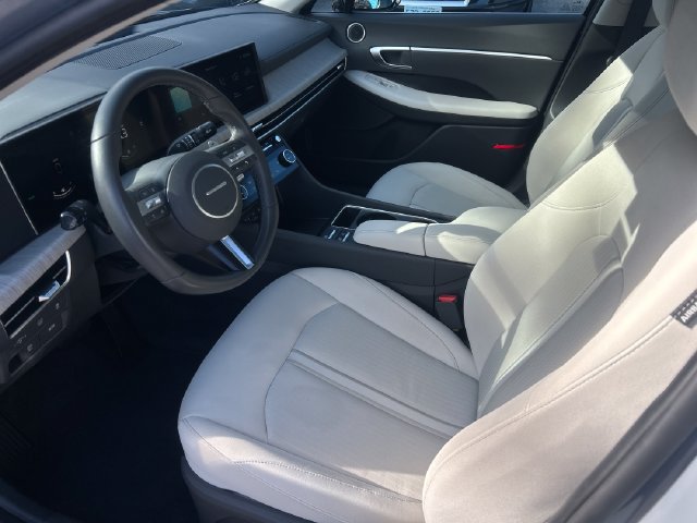 Used 2025 Hyundai Sonata SEL FWD image 14
