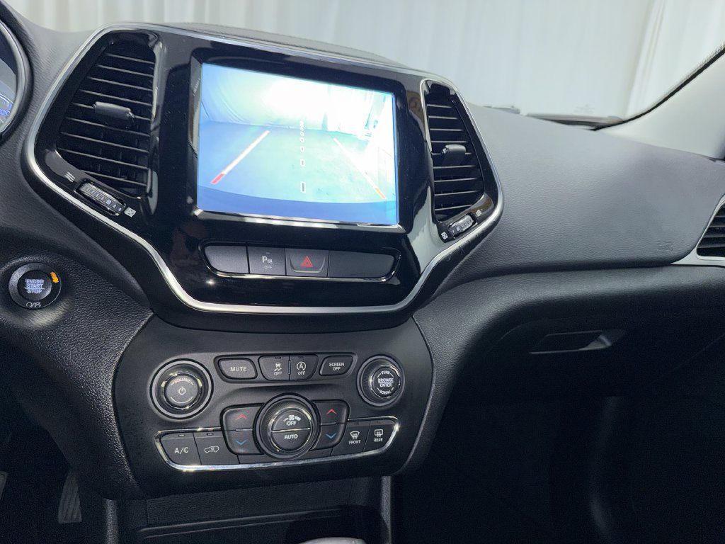 Used 2019 Jeep Cherokee Limited AWD/4WD image 6