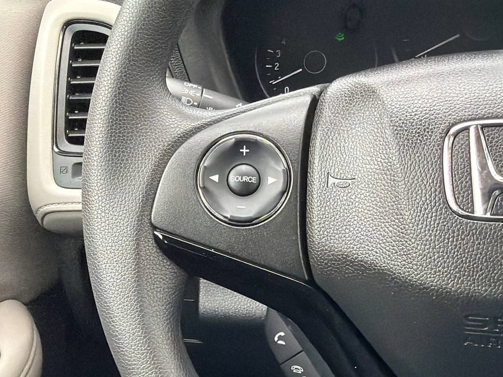 Used 2017 Honda HR-V LX image 21