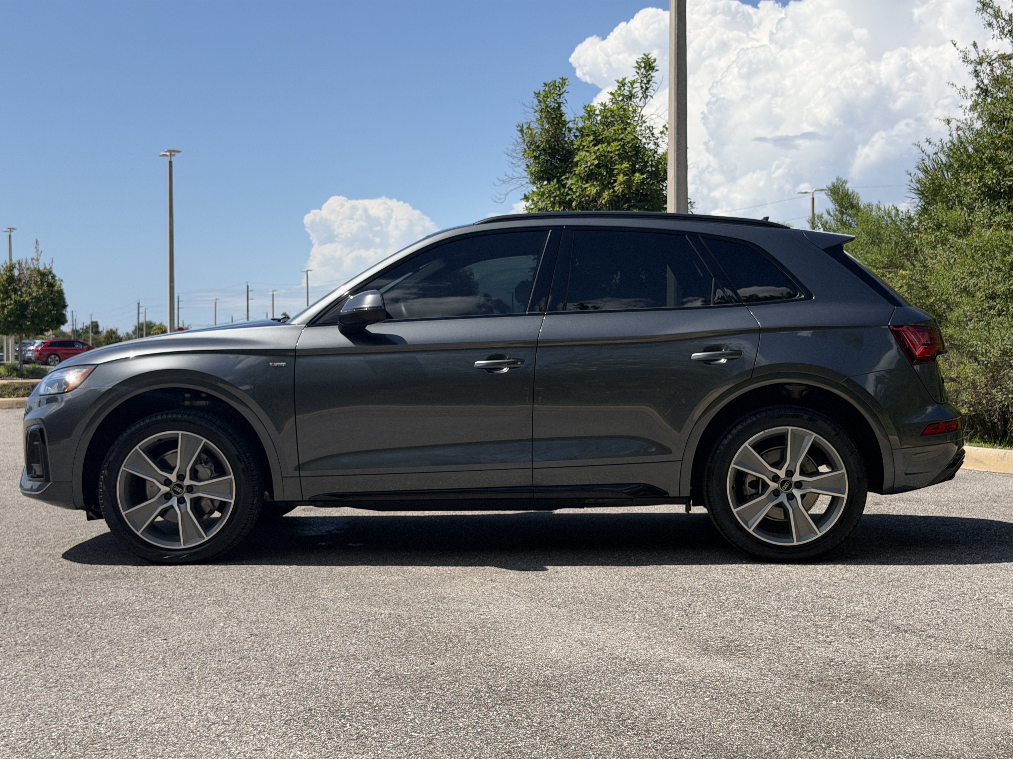 Certified 2025 Audi Q5 2.0T Premium w/ Convenience Plus Package AWD/4WD image 6