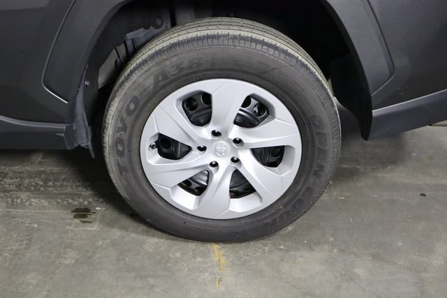 Used 2024 Toyota RAV4 LE FWD image 40
