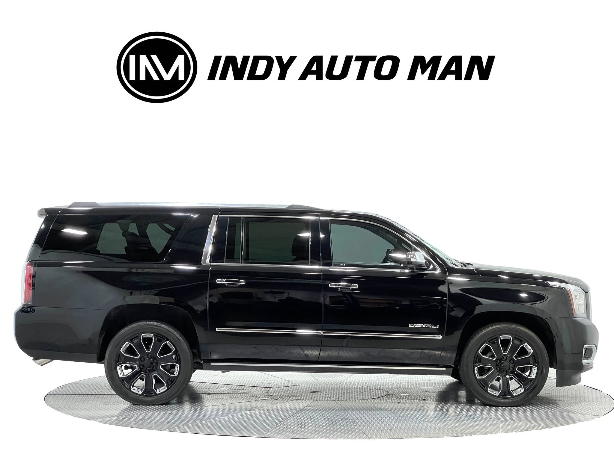 Used 2019 GMC Yukon XL Denali w/ Denali Ultimate Package AWD/4WD image 3
