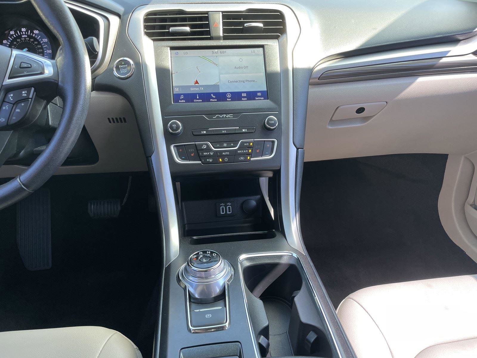 Used 2020 Ford Fusion SEL FWD image 18