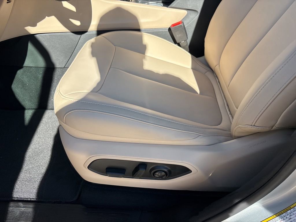 New 2025 Jeep Grand Cherokee L Limited w/ Black Appearance Package image 15