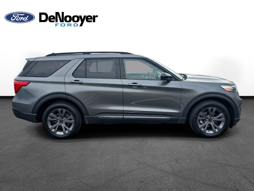 Used 2024 Ford Explorer XLT w/ Equipment Group 202A AWD/4WD image 4