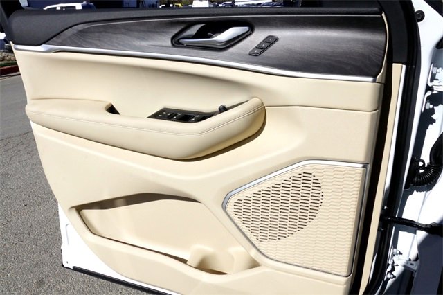 New 2026 Jeep Grand Cherokee L Limited image 16