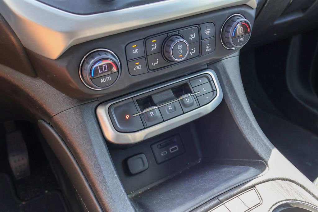 Used 2022 GMC Acadia SLT w/ Elevation Edition FWD image 15